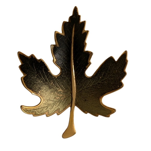 MAPLE LEAF Forest Green Fall Gold Lapel Brooch Pin Retro Vintage Classic - Picture 2 of 8